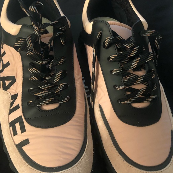 Chanel pink and black sneakers worn once size 41.5 - Picture 3 of 7